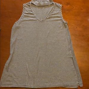 Striped Sleeveless Turtleneck/V-neck Blouse